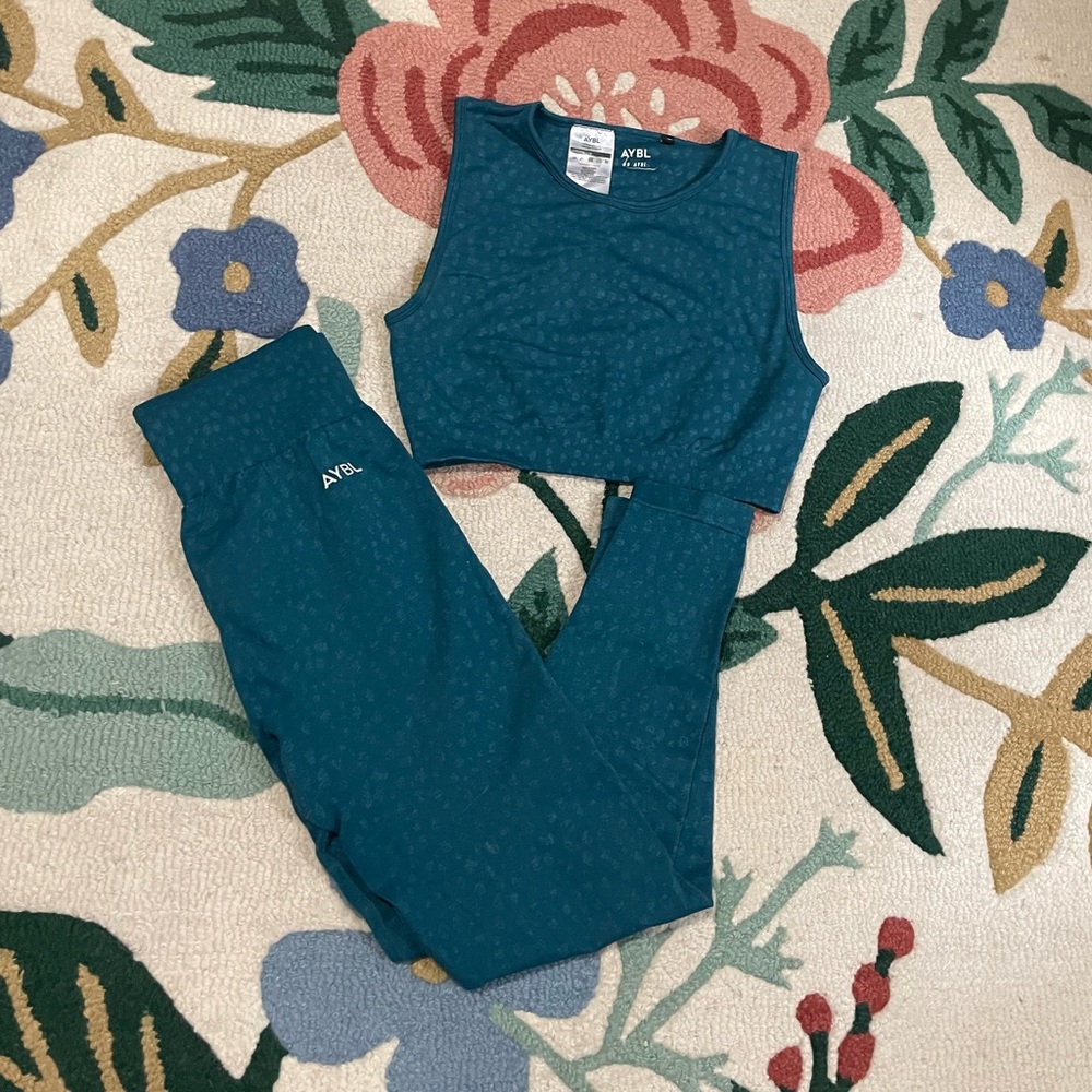 AYBL Evolve Speckle Seamless Set